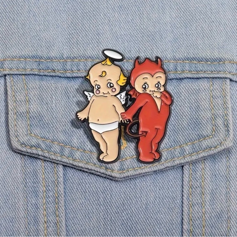 Vintage style angel & devil pin